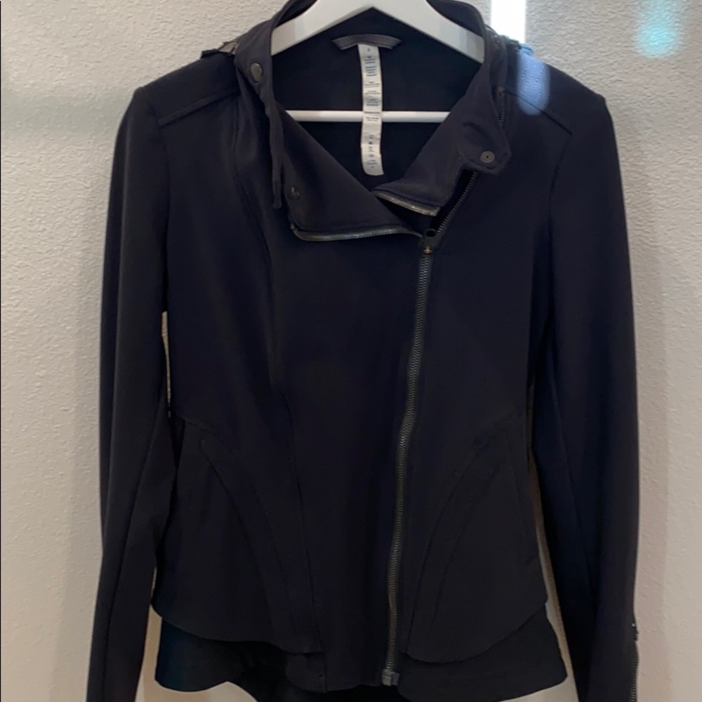 Lululemon ruffle back detail jacket